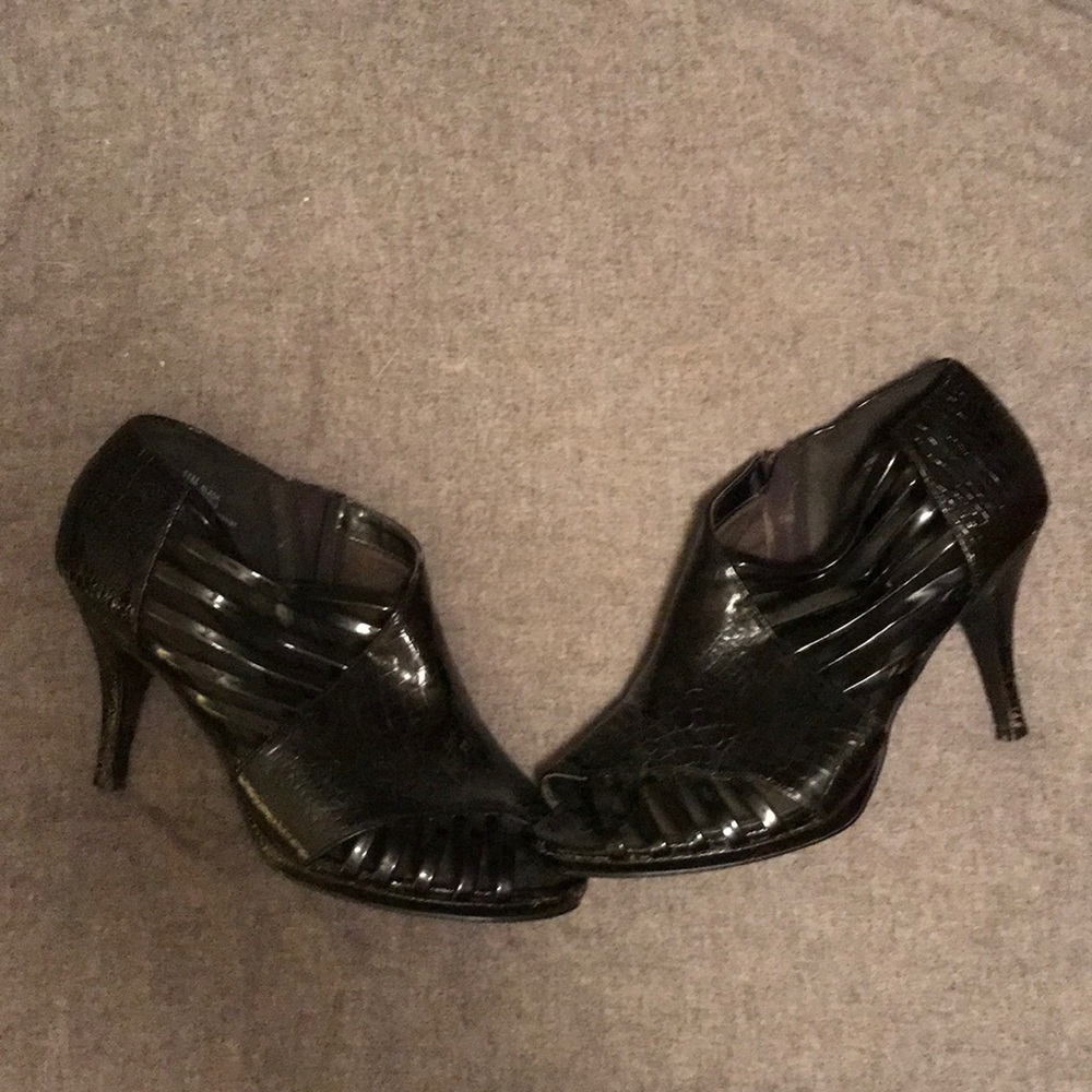 Size 11, dressy black heels